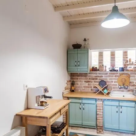 House By The Sea 公寓