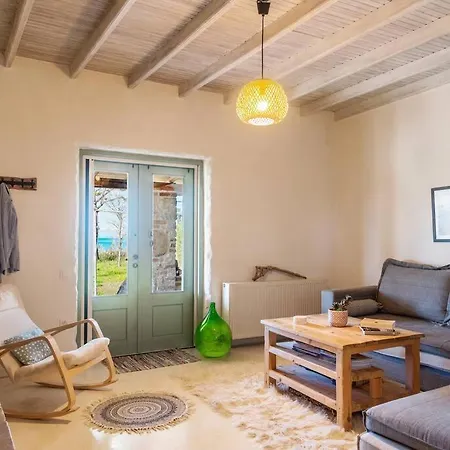 House By The Sea Apartment