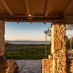 House By The Sea Apartmán *