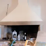 House By The Sea Λευκίμμη
