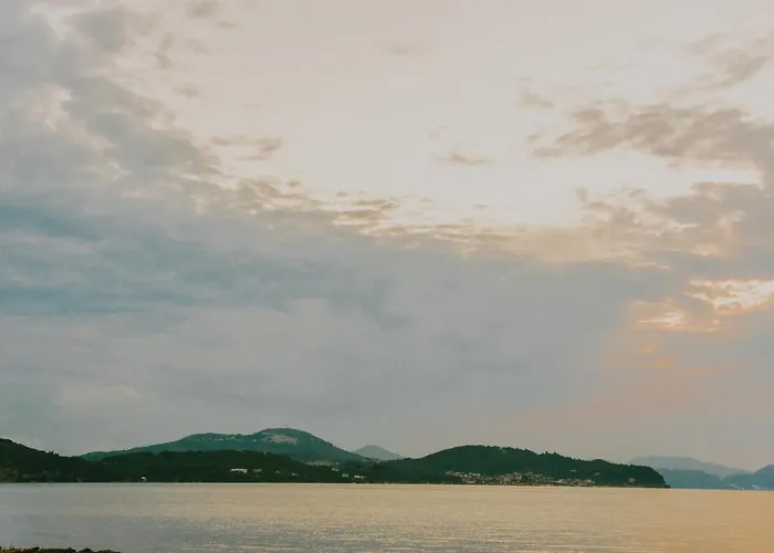 House By The Sea アパート